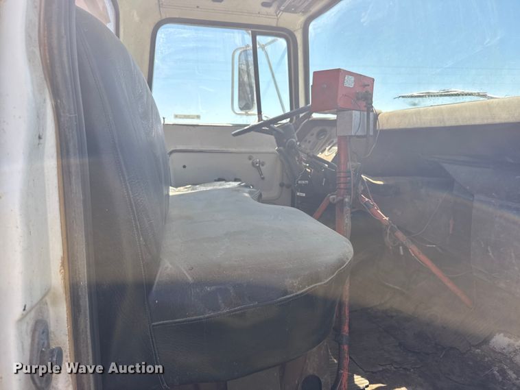 image for item FB7384 1976 Ford 750 feed mixer truck