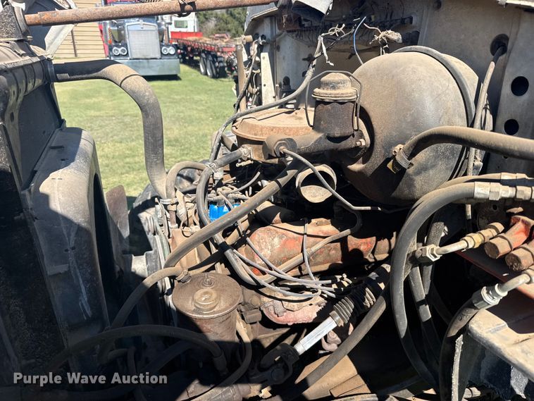 image for item FB7384 1976 Ford 750 feed mixer truck