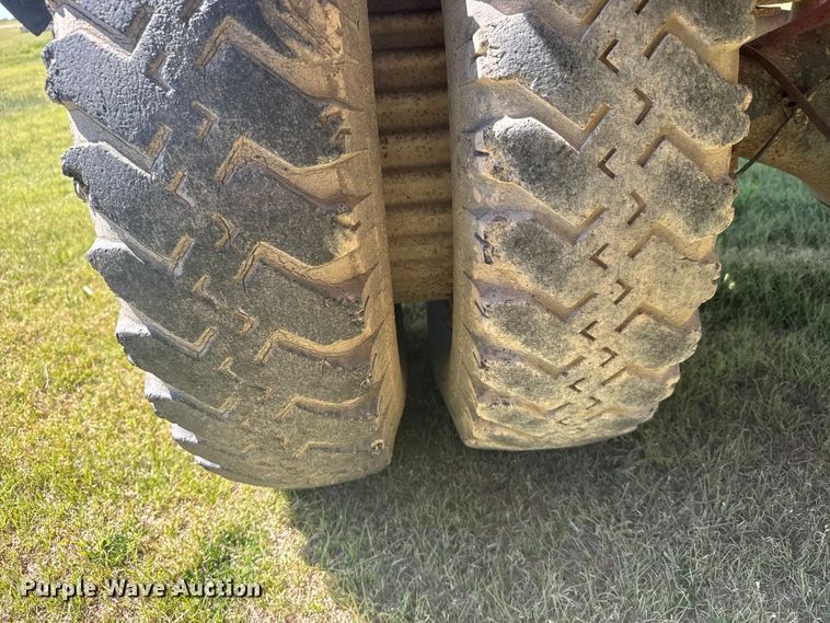 image for item FB7384 1976 Ford 750 feed mixer truck
