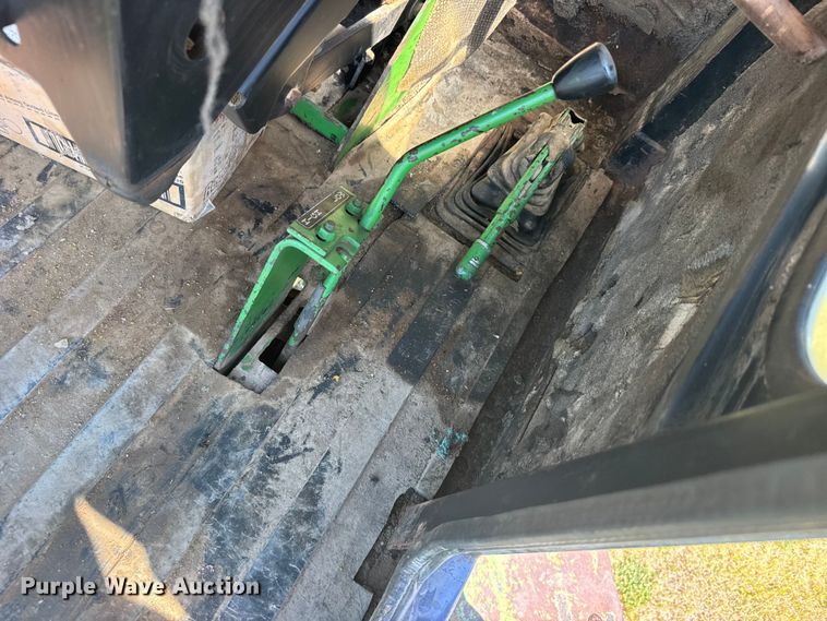 image for item FB7385 John Deere 2280 swather / windrower