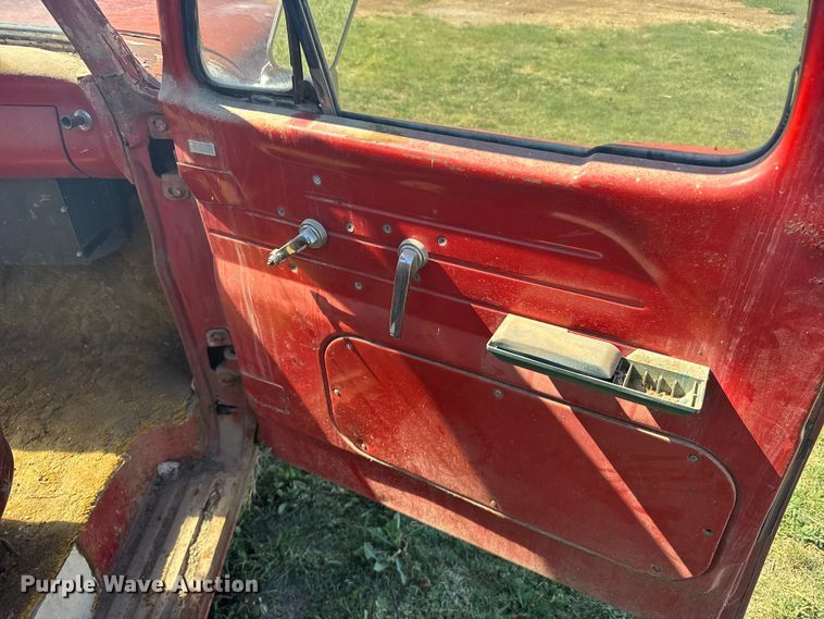 image for item FB7387 1962 Ford F250 pickup truck