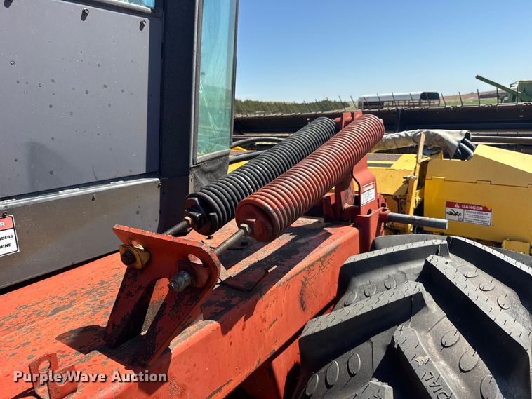 image for item FB7391 1996 Hew Holand 2550 swather / windrower
