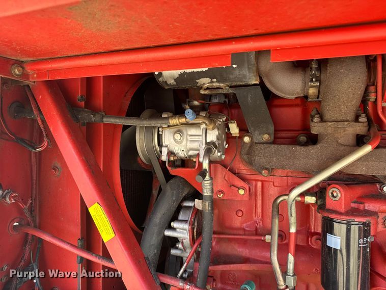 image for item FB7391 1996 Hew Holand 2550 swather / windrower