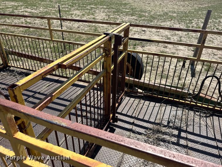 image for item FB7392 Portable corral