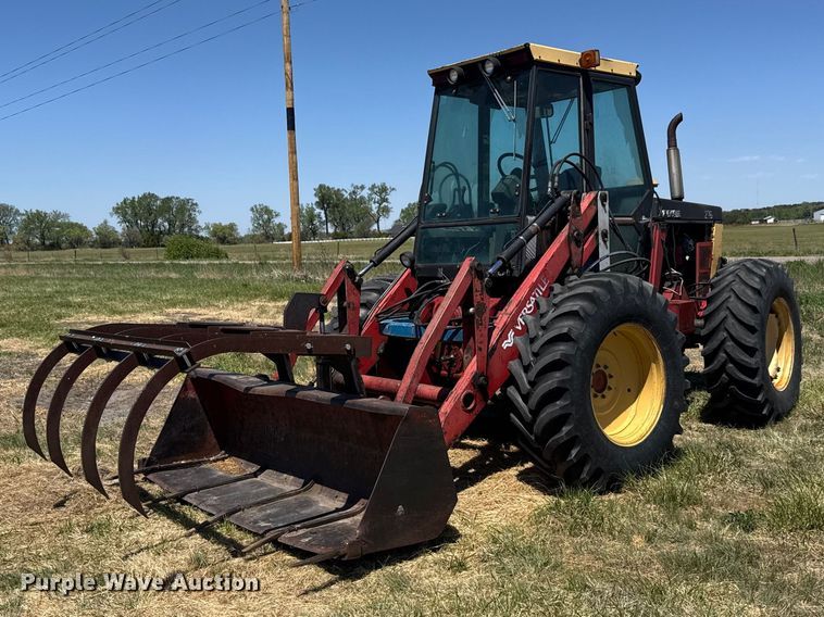 image for item FB7397 Versatile 276 4WD bi-directional tractor
