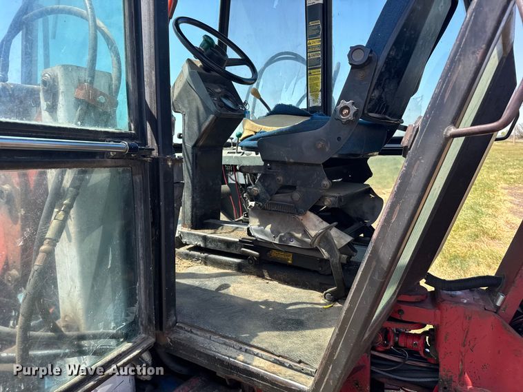 image for item FB7397 Versatile 276 4WD bi-directional tractor