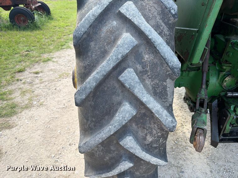 image for item FB8168 John Deere 4430 tractor