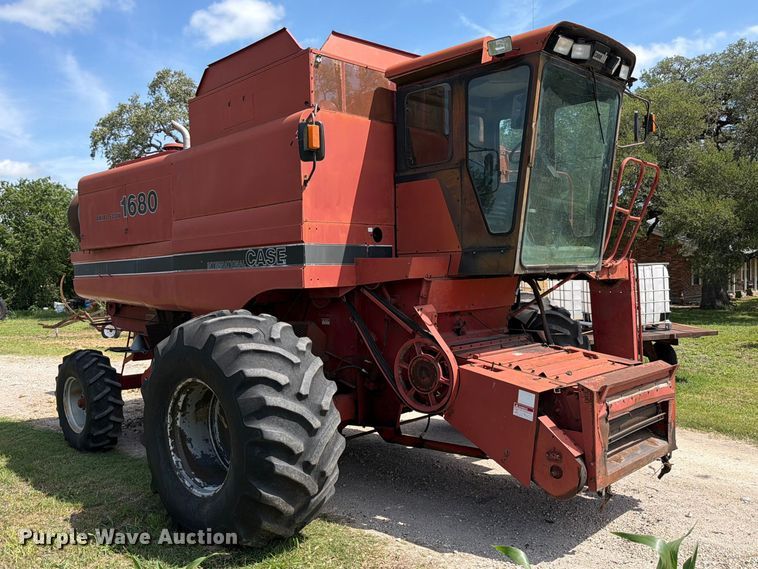 image for item FB8169 Case IH 1680 Axial-flow combine