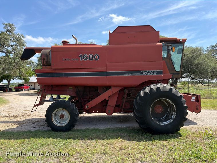 image for item FB8169 Case IH 1680 Axial-flow combine