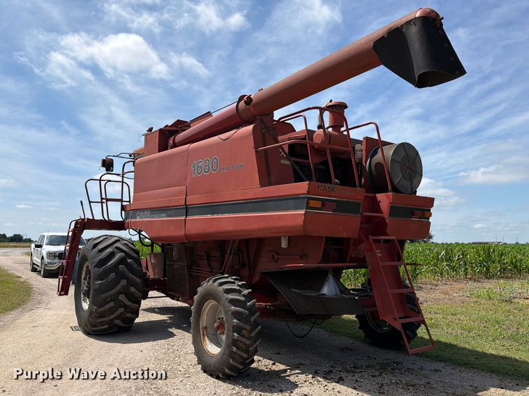 image for item FB8169 Case IH 1680 Axial-flow combine
