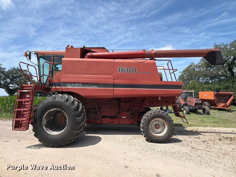 image for item FB8169 Case IH 1680 Axial-flow combine