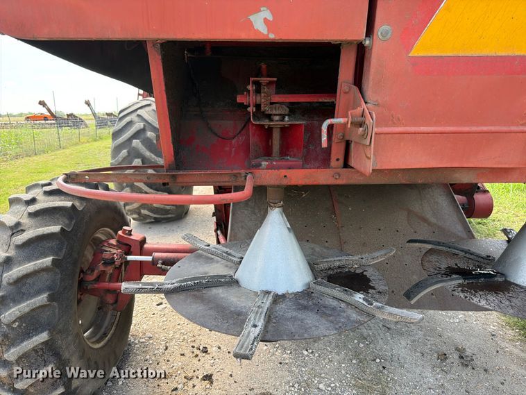 image for item FB8169 Case IH 1680 Axial-flow combine