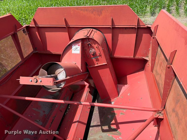 image for item FB8169 Case IH 1680 Axial-flow combine