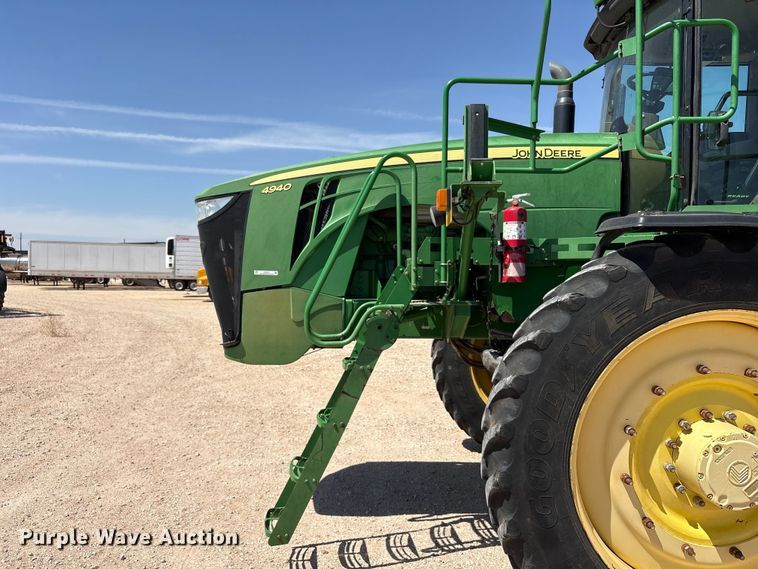 image for item FC2273 2013 John Deere 4940 spreader