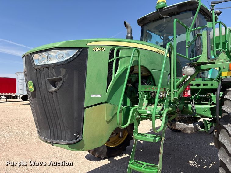 image for item FC2273 2013 John Deere 4940 spreader