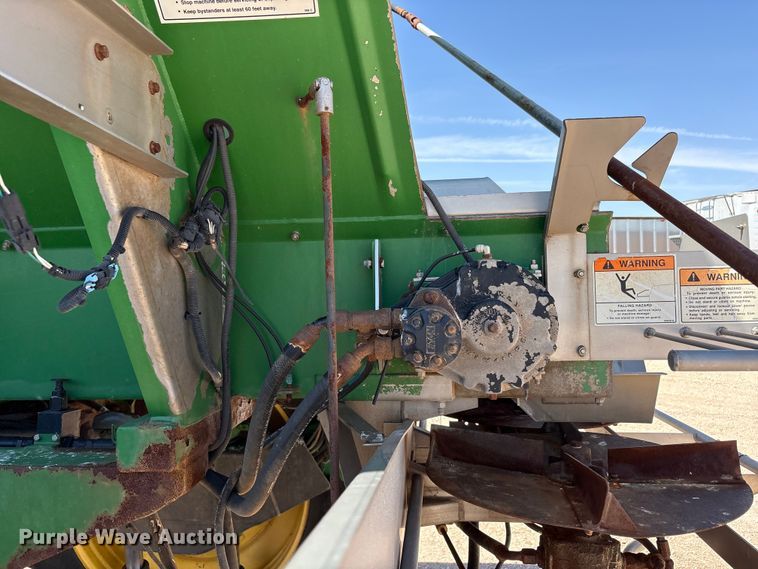 image for item FC2273 2013 John Deere 4940 spreader