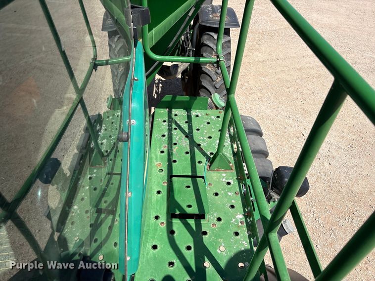 image for item FC2273 2013 John Deere 4940 spreader