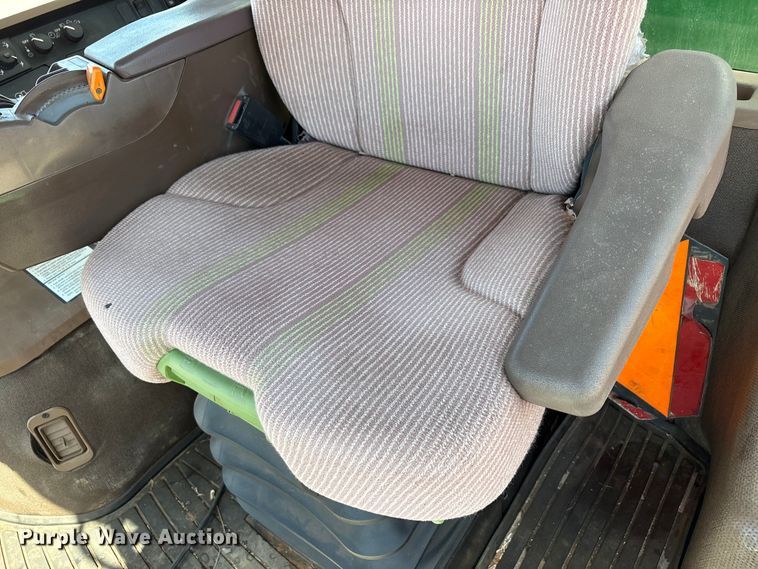 image for item FC2273 2013 John Deere 4940 spreader