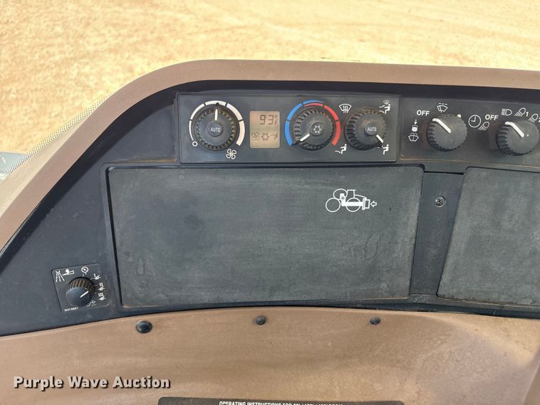 image for item FC2273 2013 John Deere 4940 spreader