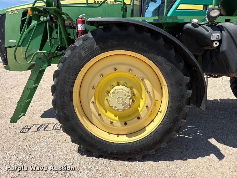 image for item FC2273 2013 John Deere 4940 spreader
