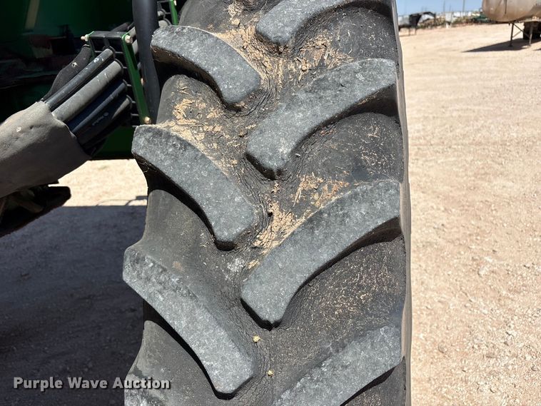 image for item FC2273 2013 John Deere 4940 spreader