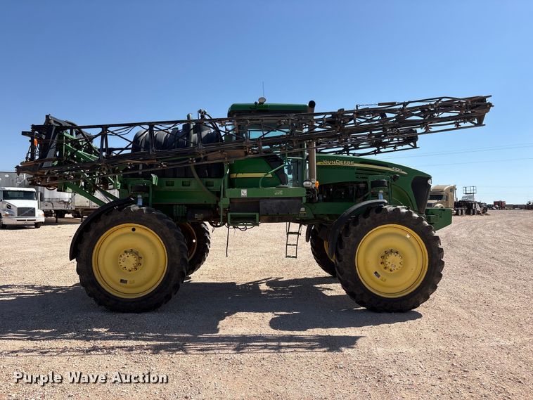 image for item FC2274 2006 John Deere 4720 sprayer