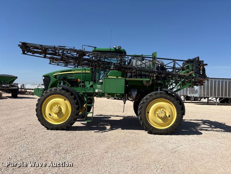 image for item FC2274 2006 John Deere 4720 sprayer