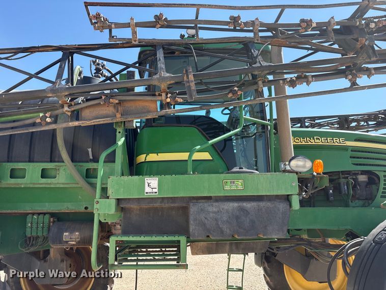 image for item FC2274 2006 John Deere 4720 sprayer
