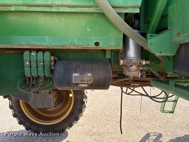 image for item FC2274 2006 John Deere 4720 sprayer