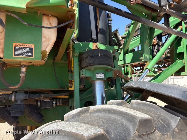 image for item FC2274 2006 John Deere 4720 sprayer