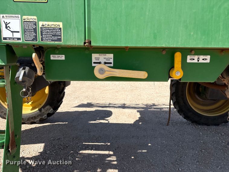 image for item FC2274 2006 John Deere 4720 sprayer