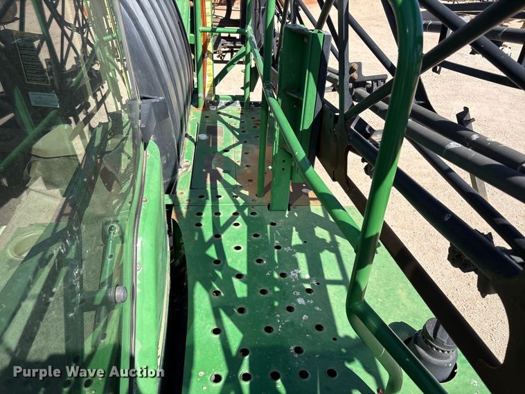 image for item FC2274 2006 John Deere 4720 sprayer
