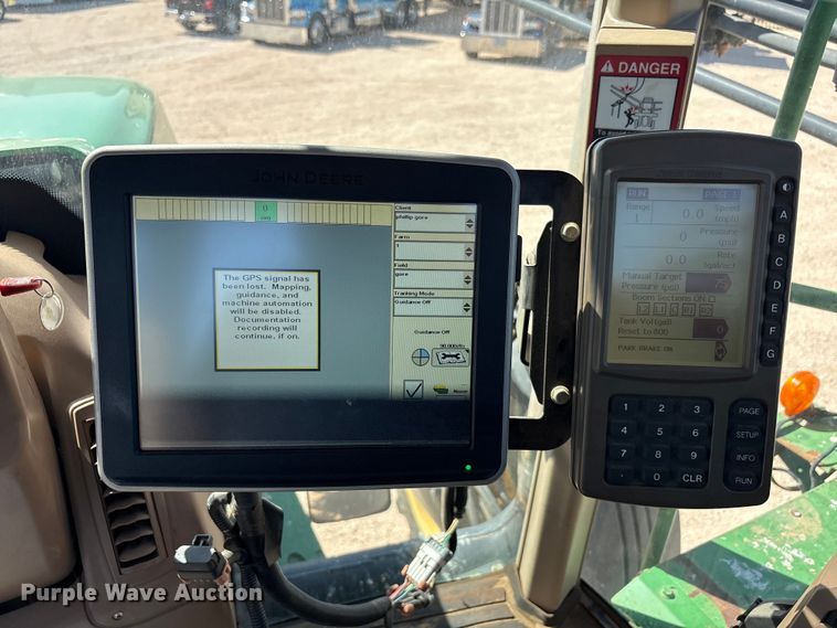 image for item FC2274 2006 John Deere 4720 sprayer