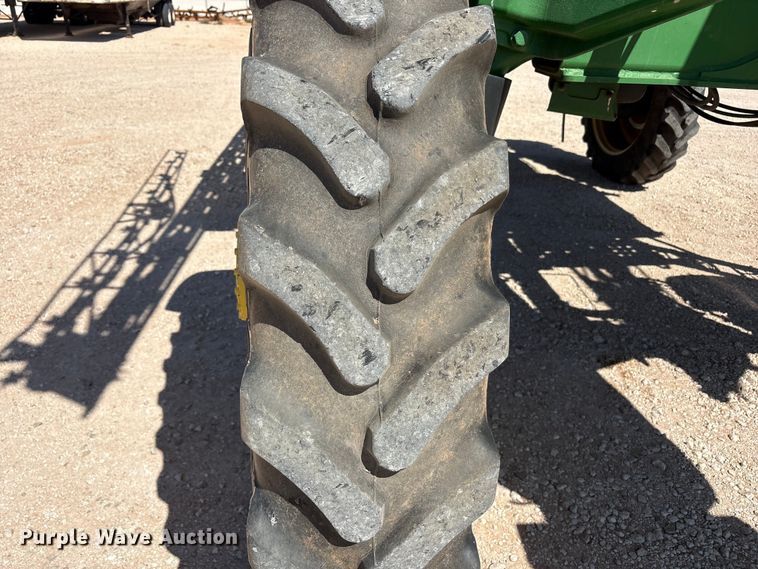 image for item FC2274 2006 John Deere 4720 sprayer