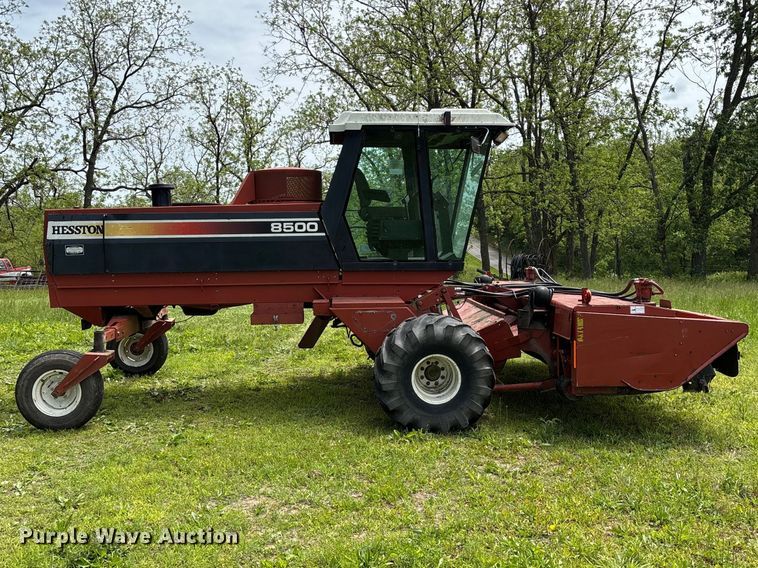 image for item FG0346 Hesston 8500 swather / windrower