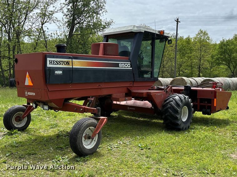 image for item FG0346 Hesston 8500 swather / windrower