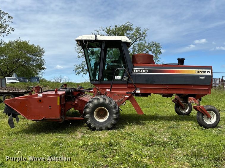 image for item FG0346 Hesston 8500 swather / windrower
