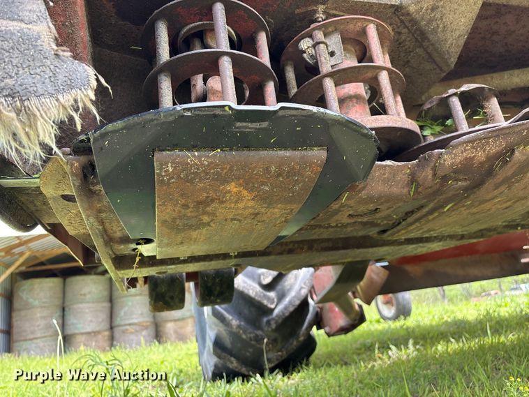 image for item FG0346 Hesston 8500 swather / windrower