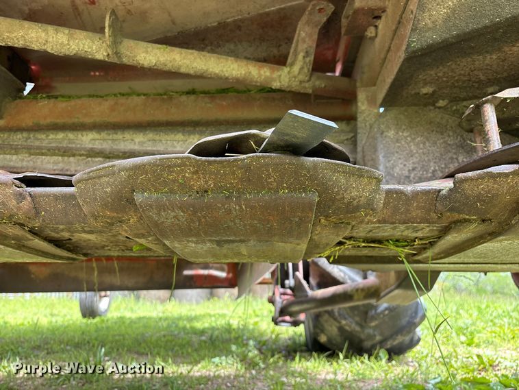 image for item FG0346 Hesston 8500 swather / windrower