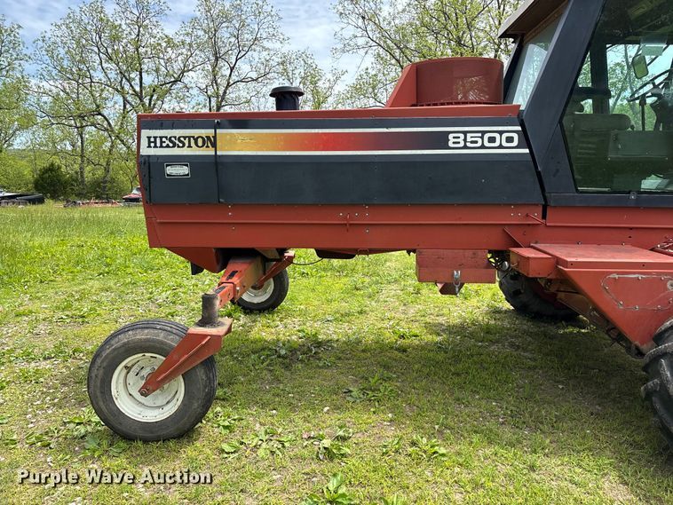image for item FG0346 Hesston 8500 swather / windrower
