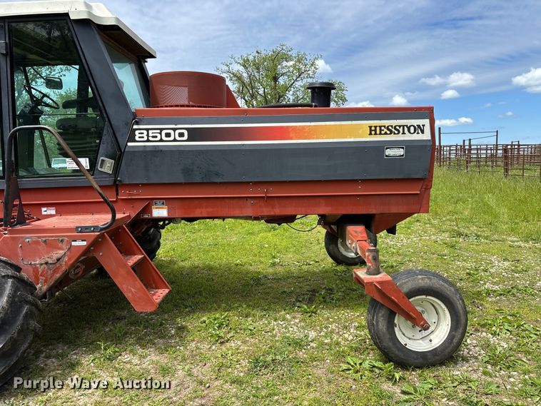 image for item FG0346 Hesston 8500 swather / windrower