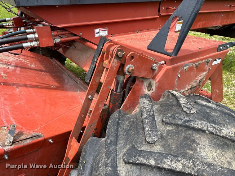 image for item FG0346 Hesston 8500 swather / windrower