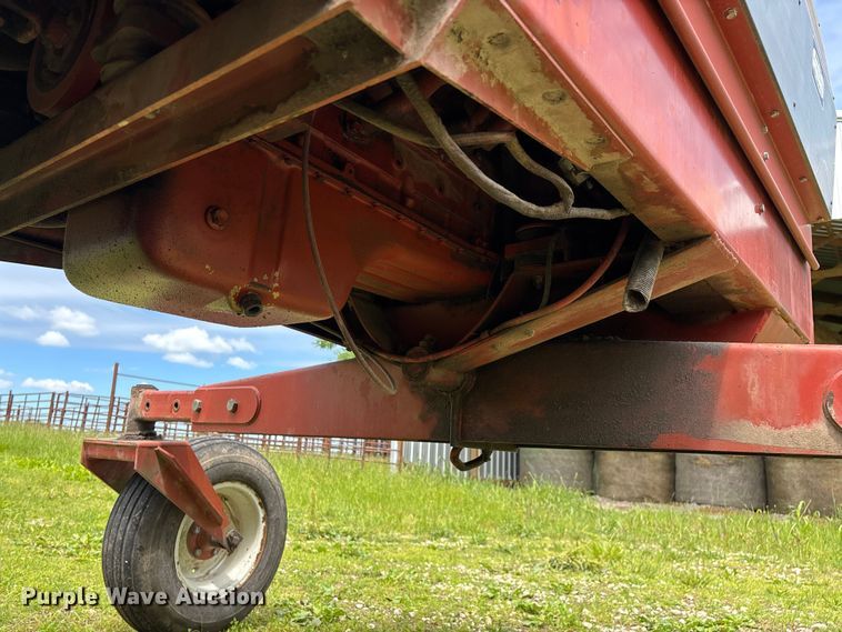 image for item FG0346 Hesston 8500 swather / windrower