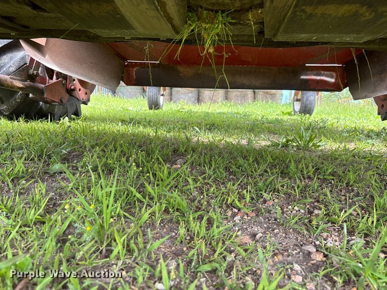 image for item FG0346 Hesston 8500 swather / windrower
