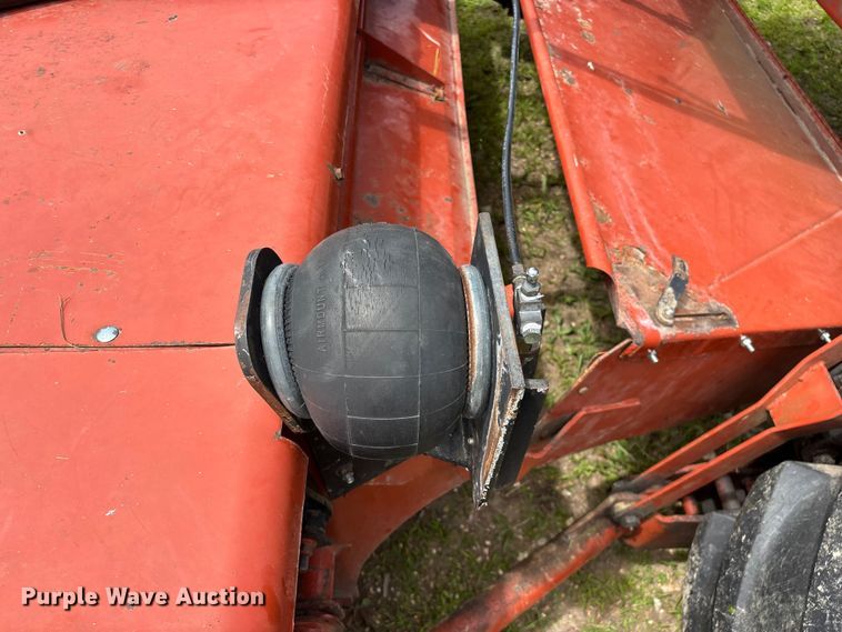 image for item FG0346 Hesston 8500 swather / windrower