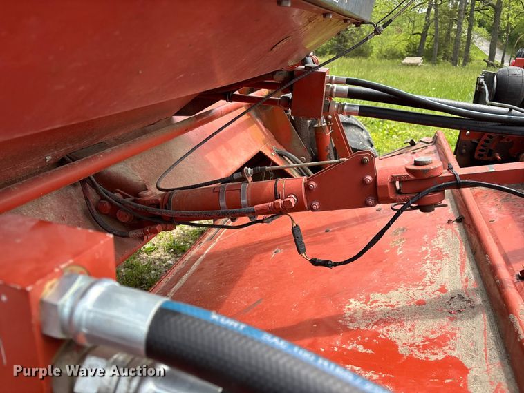 image for item FG0346 Hesston 8500 swather / windrower