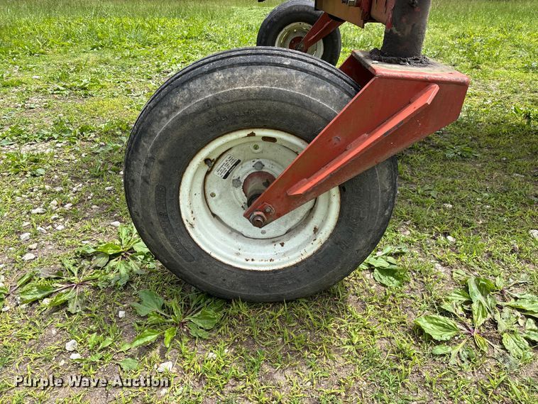 image for item FG0346 Hesston 8500 swather / windrower