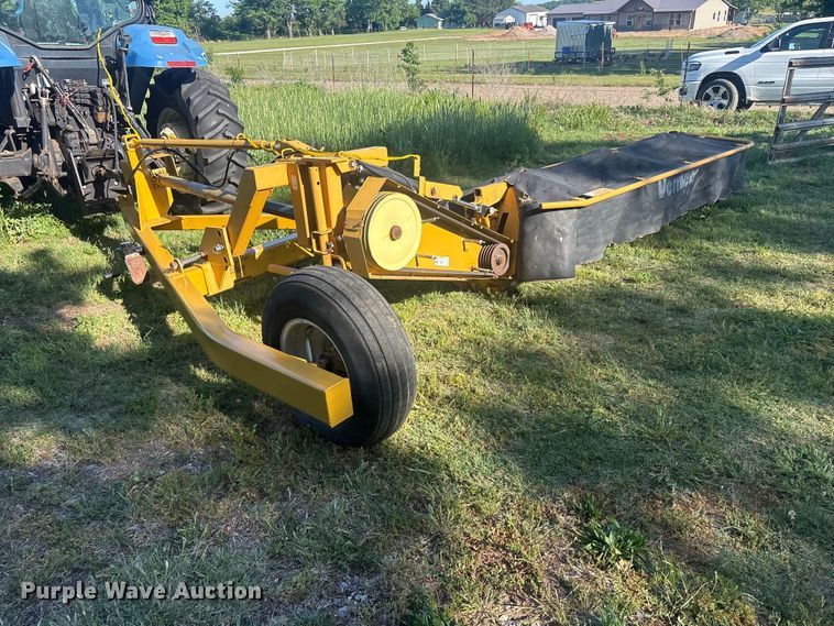 image for item FI0182 2002 Vermeer M7030 disc mower