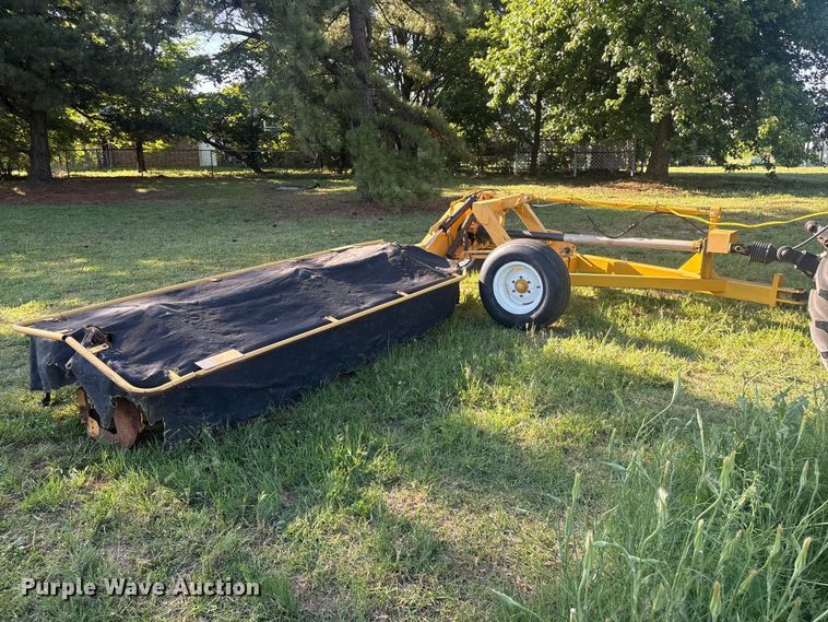 image for item FI0182 2002 Vermeer M7030 disc mower