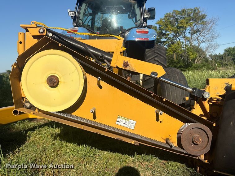 image for item FI0182 2002 Vermeer M7030 disc mower